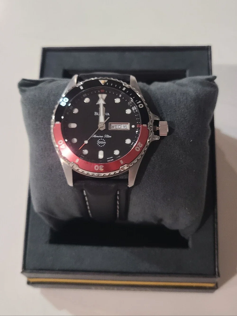 EUC BULOVA MARINE STAR WRIST WATCH 98C66